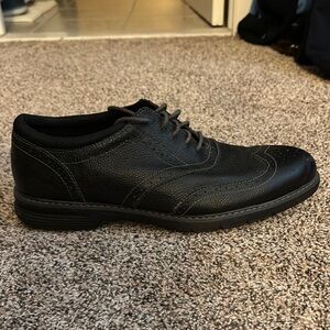 Men’s black Bass leather wingtips shoes.
Size 11
Worn once, new condition